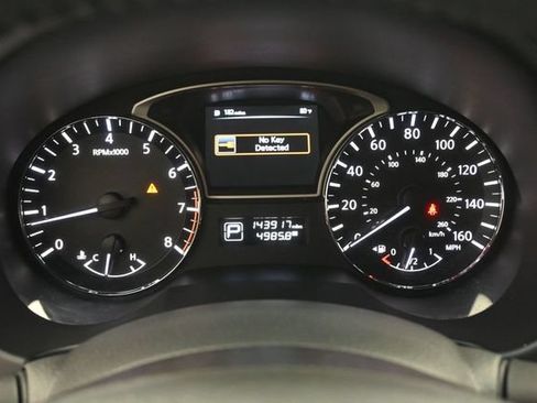 Used 2014 Nissan Altima 2.5 SV FWD image 6