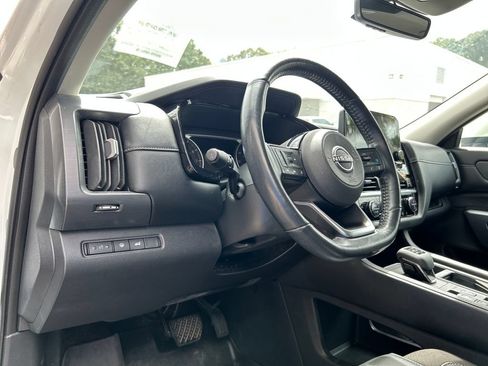 Used 2023 Nissan Pathfinder SL FWD image 10