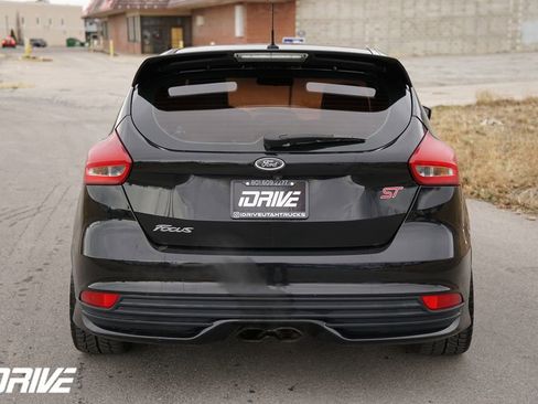 Used 2018 Ford Focus ST w/ Equipment Group 401A image 9