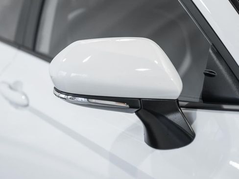 Used 2025 Toyota Camry SE image 14