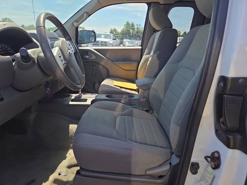 Used 2016 Nissan Frontier S RWD image 3