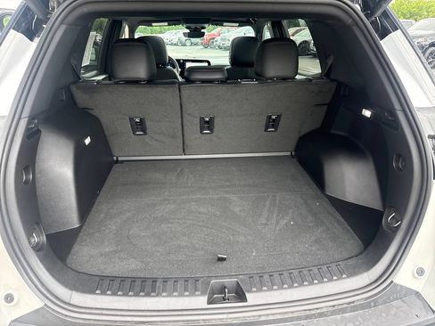 Certified 2025 Chevrolet Equinox RS w/ Safety and Technology Package AWD/4WD image 32