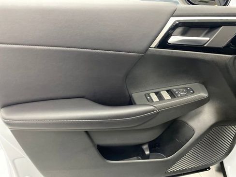 Used 2025 Mitsubishi Outlander Ralliart image 11