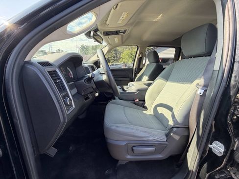Used 2015 RAM 1500 Express AWD/4WD image 9