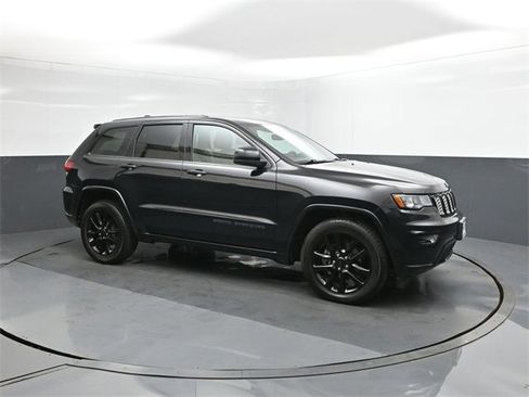 Used 2018 Jeep Grand Cherokee Altitude image 17