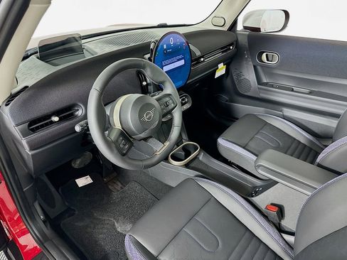 Certified 2025 MINI Cooper 2-Door Hardtop image 9