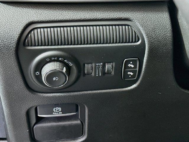Used 2024 Jeep Wagoneer L Series II w/ Flexible Seating Group RWD image 11