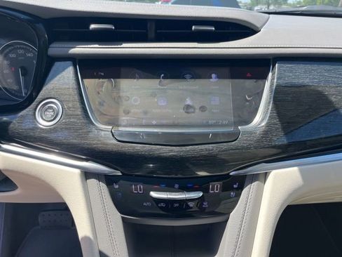 Certified 2022 Cadillac XT6 Premium Luxury w/ Technology Package FWD image 24
