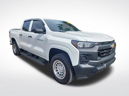 Used 2025 Chevrolet Colorado W/T w/ Advanced Trailering Package RWD image 3