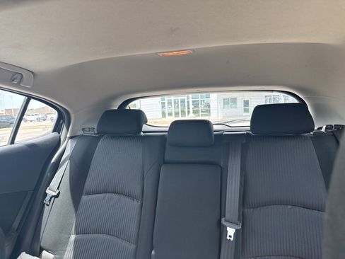 Used 2016 MAZDA MAZDA3 i Touring FWD image 10