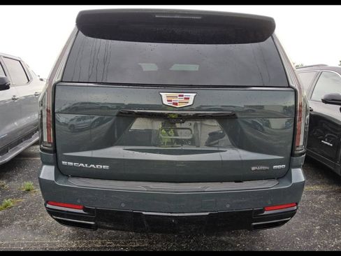 Used 2025 Cadillac Escalade Sport w/ LPO, Floor Liner Package AWD/4WD image 10