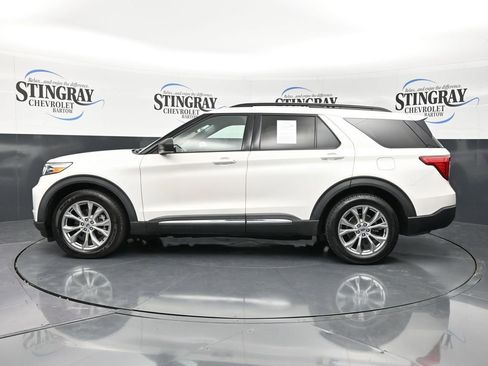 Used 2021 Ford Explorer XLT w/ Equipment Group 202A RWD image 4