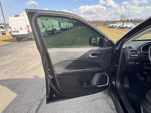 Used 2019 Jeep Compass Limited image 26