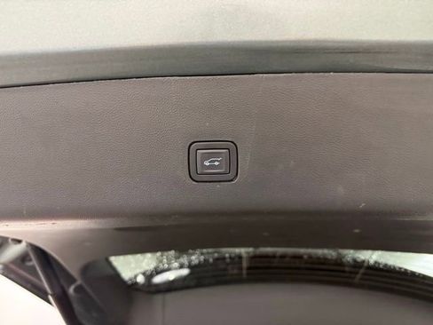 Certified 2023 Chevrolet Traverse LT w/ LT Premium Package image 8