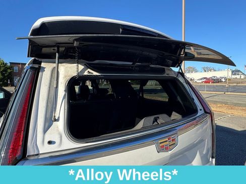 Used 2022 Cadillac Escalade ESV Premium Luxury image 32