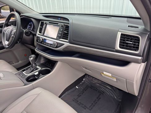 Used 2018 Toyota Highlander Limited image 14