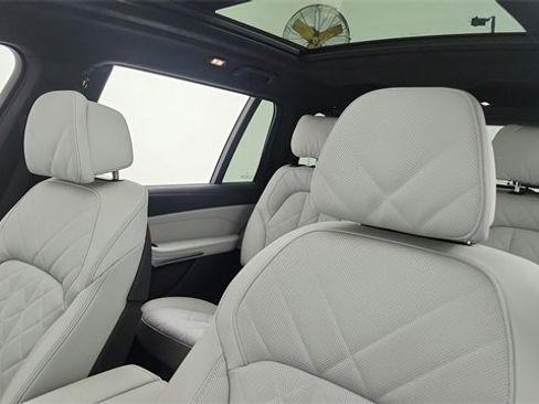 Used 2026 BMW X7 xDrive40i image 61