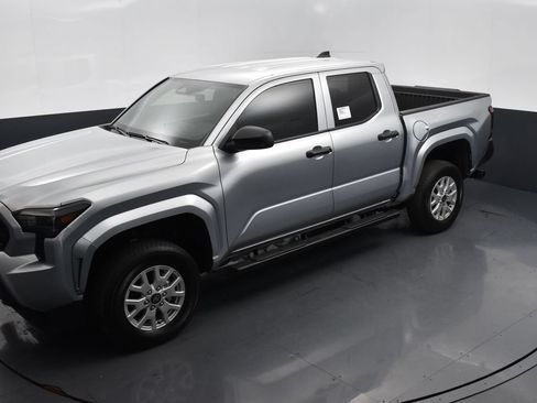 Used 2025 Toyota Tacoma SR AWD/4WD image 22