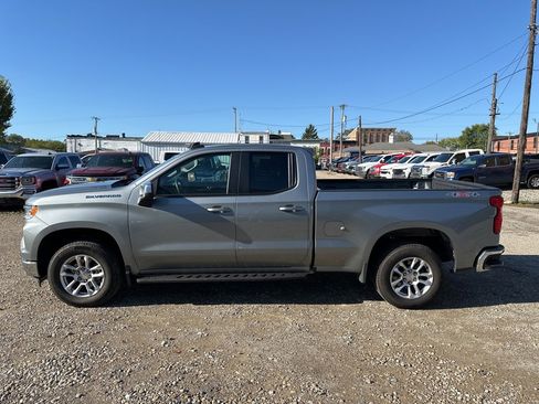 Used 2025 Chevrolet Silverado 1500 LT image 2