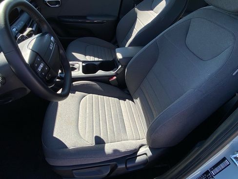 Used 2025 Kia K4 EX image 11
