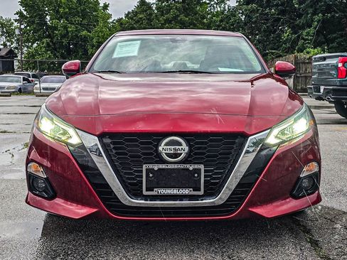 Used 2020 Nissan Altima 2.5 Platinum FWD image 2