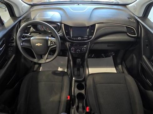 Used 2017 Chevrolet Trax LS image 27