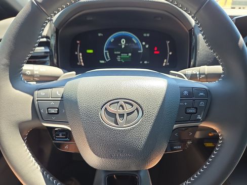 Used 2025 Toyota Camry SE w/ Convenience Package FWD image 24