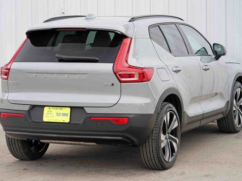 Used 2024 Volvo XC40 B5 Ultimate w/ Protection Package Premier image 55