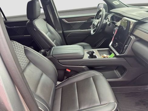 Used 2024 GMC Acadia Denali w/ Super Cruise Package AWD/4WD image 9