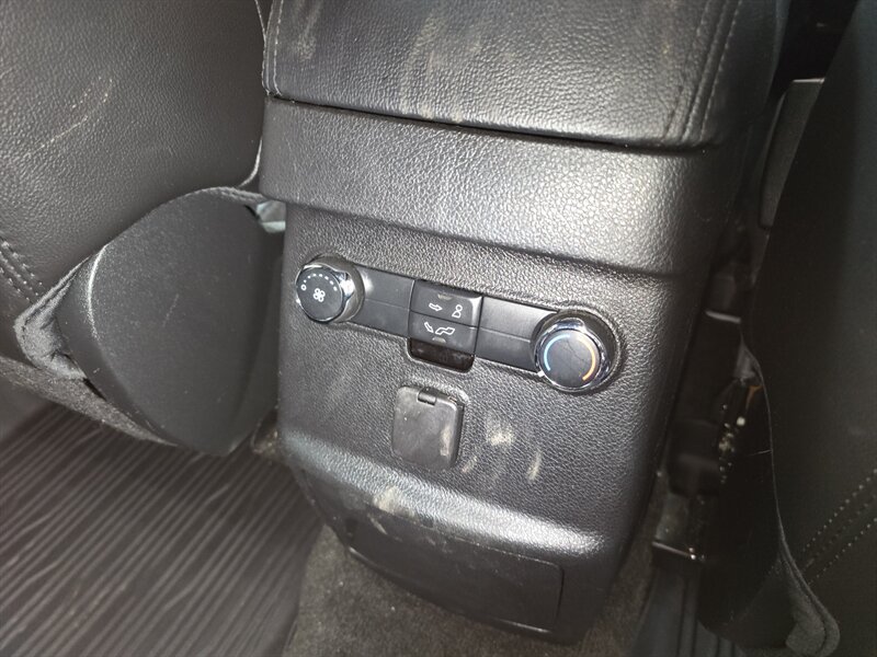 Used 2018 Ford Explorer XLT w/ Equipment Group 202A AWD/4WD image 25