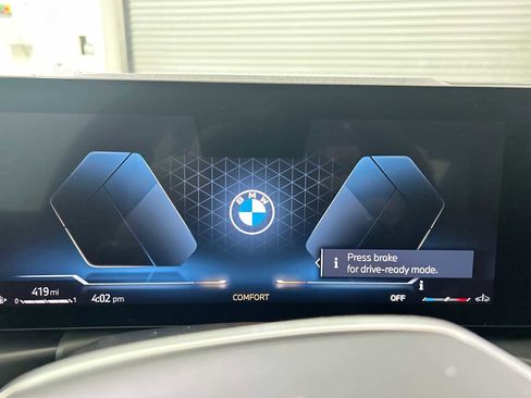 Used 2025 BMW 330i xDrive Sedan w/ Convenience Package image 10