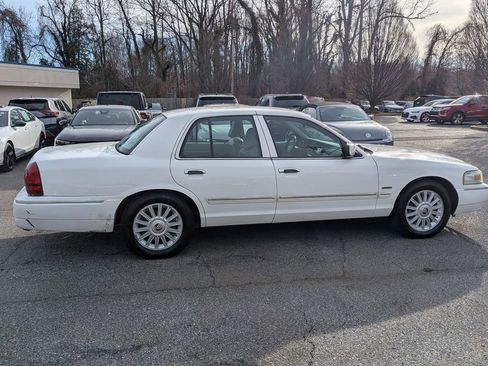 Used 2010 Mercury Grand Marquis LS image 8