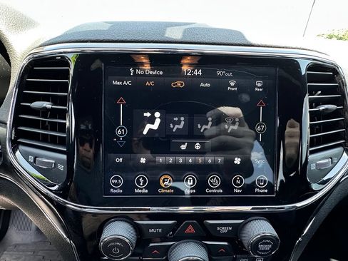 Used 2019 Jeep Grand Cherokee Limited AWD/4WD image 33