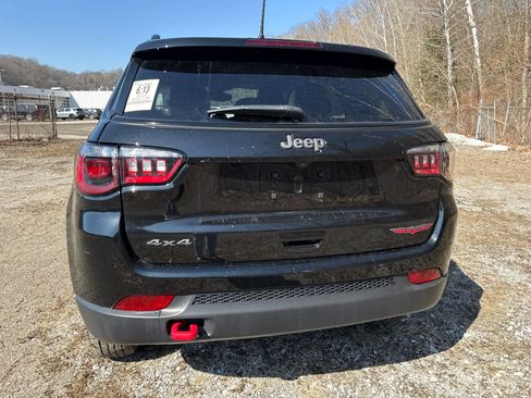 Used 2022 Jeep Compass Trailhawk w/ Trailhawk Convenience Group image 9