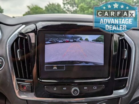 Used 2023 Chevrolet Traverse LT AWD/4WD image 7