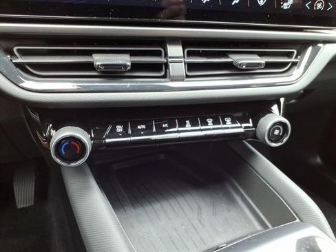 Used 2024 Chevrolet Equinox EV RS image 33