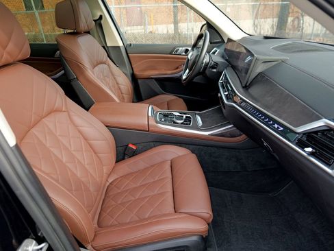 Used 2023 BMW X7 xDrive40i w/ Premium Package image 40