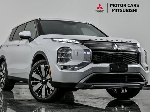 New 2026 Mitsubishi Outlander SE image 1
