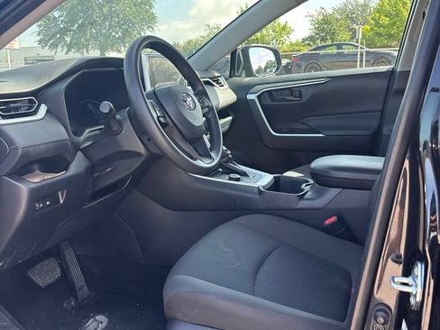 Used 2025 Toyota RAV4 LE AWD/4WD image 7