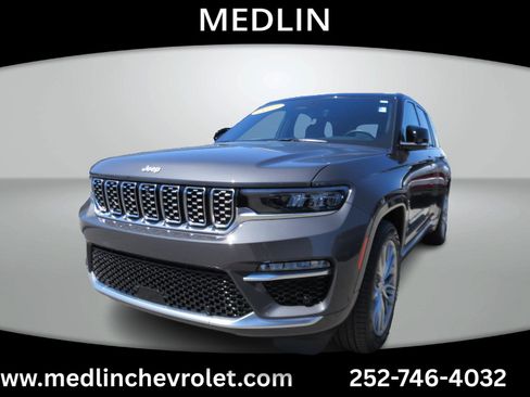 Used 2025 Jeep Grand Cherokee Summit AWD/4WD image 4