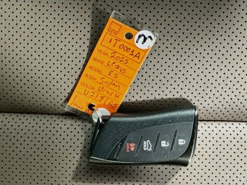 Used 2025 Lexus ES 350 w/ Premium Package FWD image 40