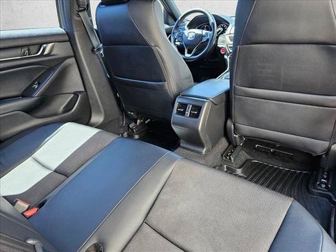 Used 2018 Honda Accord Sport image 15