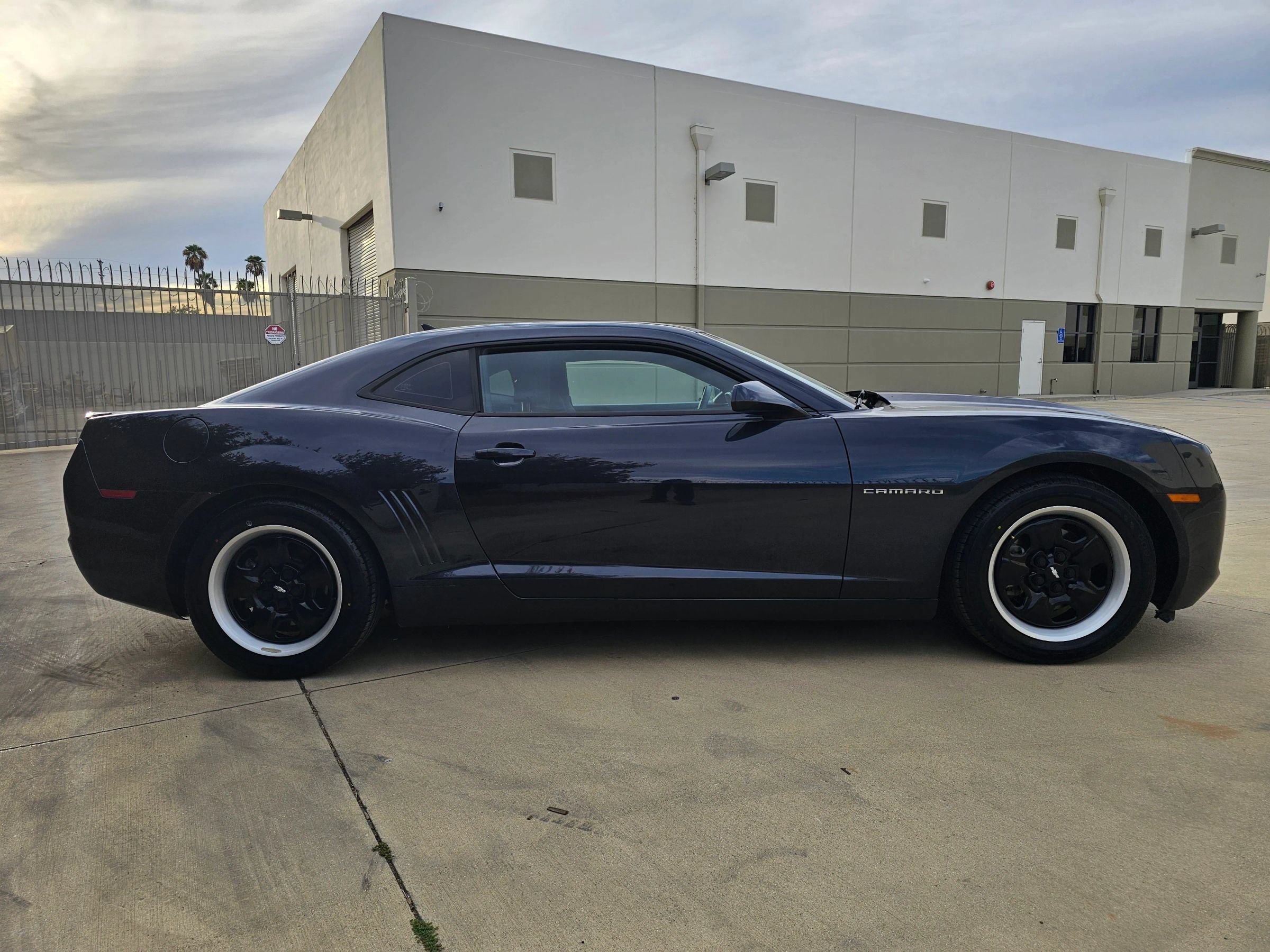 Used 2013 Chevrolet Camaro LS RWD image 4
