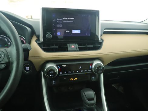 Used 2023 Toyota RAV4 XLE w/ Convenience Package image 14