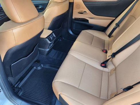 Certified 2023 Lexus ES 350 w/ Premium Package image 30