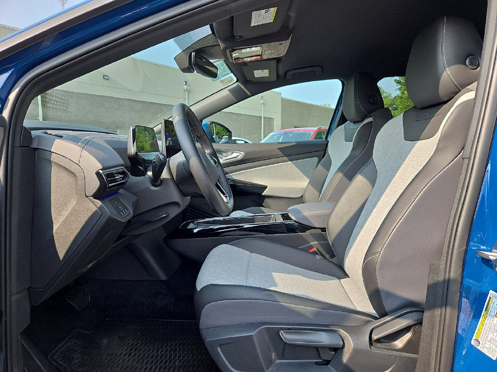 Certified 2025 Volkswagen ID.4 Pro AWD/4WD image 13