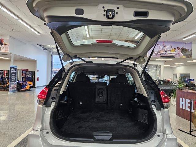 Used 2020 Nissan Rogue S AWD/4WD image 37