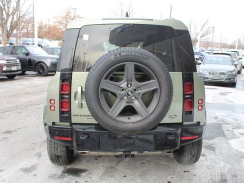 Used 2023 Land Rover Defender 90 X-Dynamic SE image 7