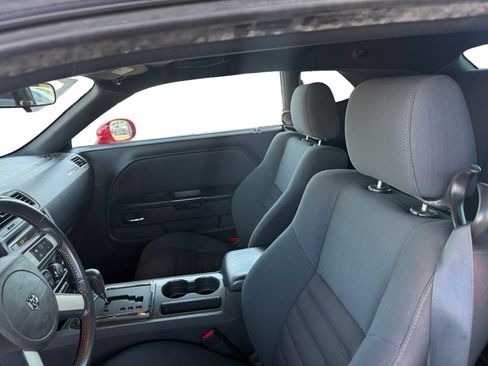 Used 2010 Dodge Challenger R/T w/ Sound Group RWD image 10