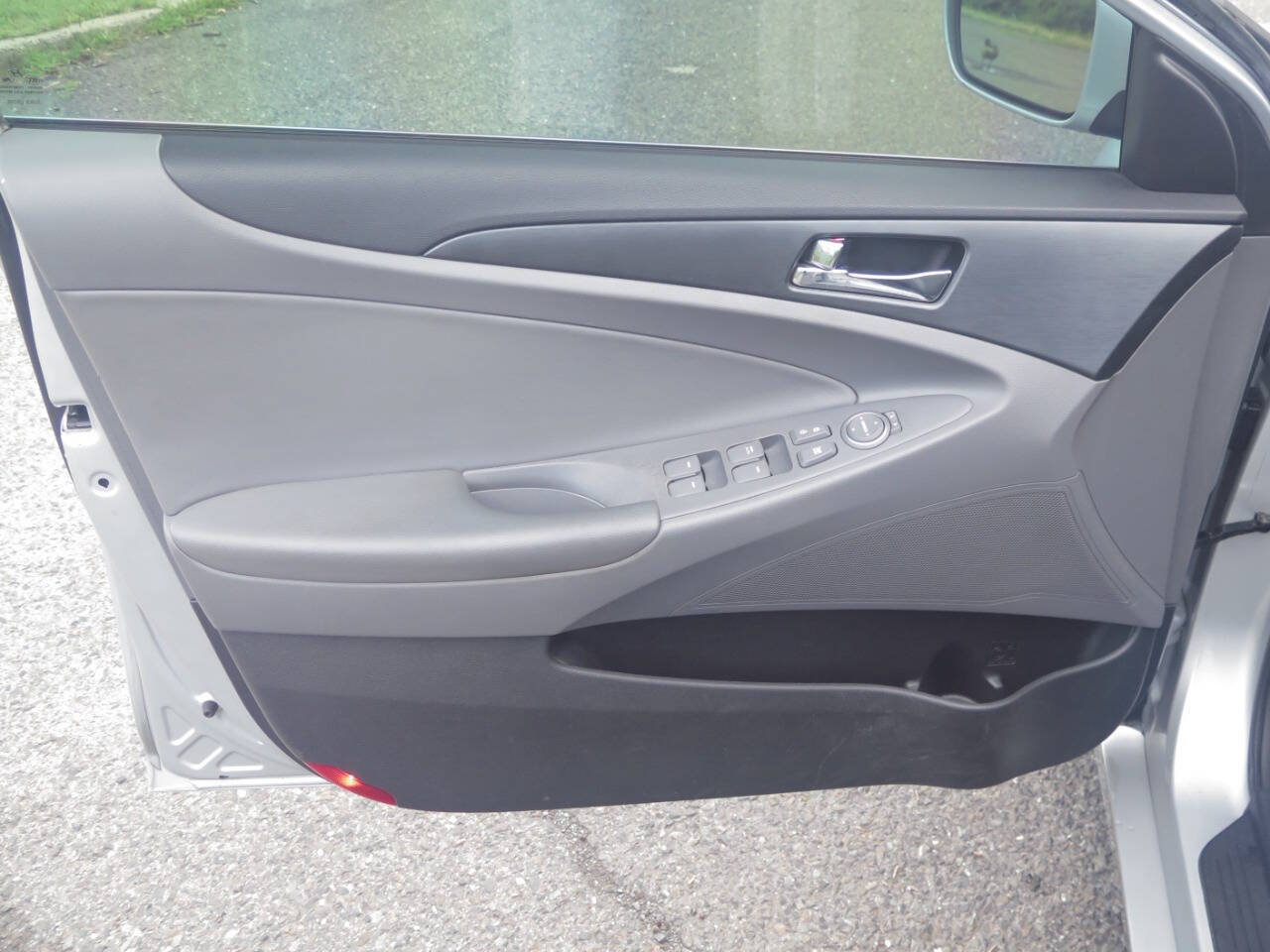 Used 2011 Hyundai Sonata SE FWD image 25